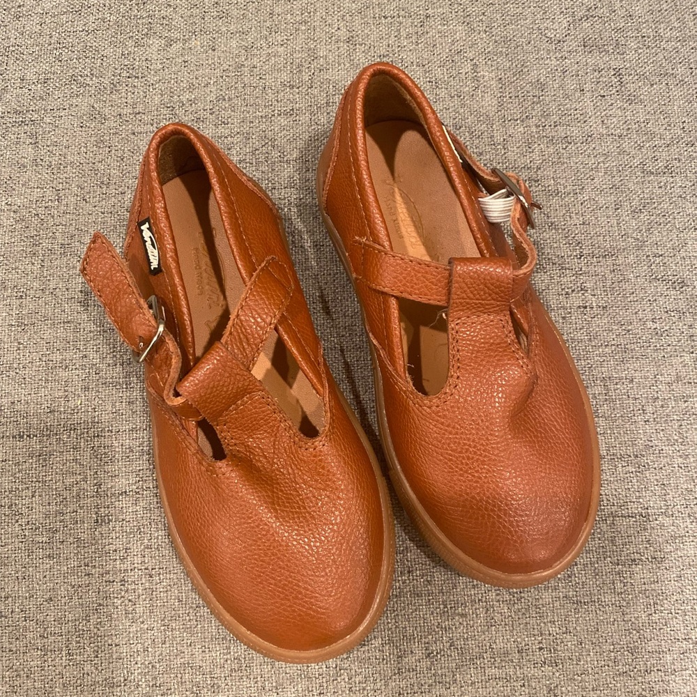 NEW VENETTINI KIDS T STRAP BROWN LEATHER SCHOOL SHOE SZ 24